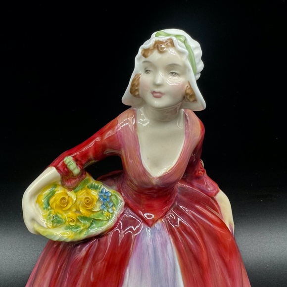 Royal Doulton 1937 Janet HN 1537 Figurine Bone China England - Picture 2 of 6